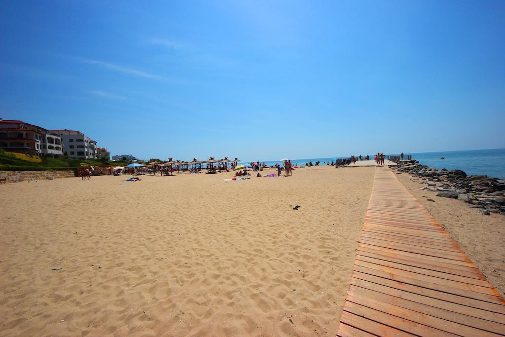 Menada Luxor Apartments Sveti Vlas Exterior foto