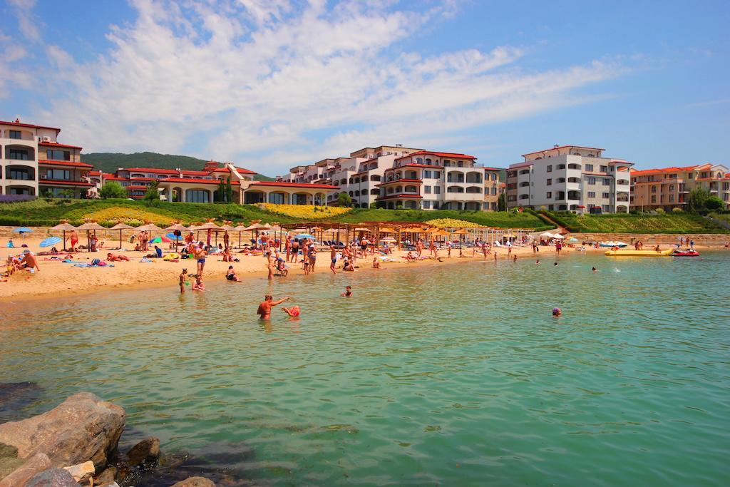 Menada Luxor Apartments Sveti Vlas Exterior foto