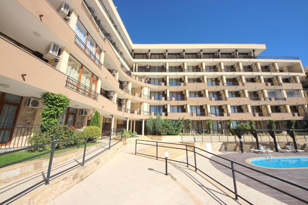 Menada Luxor Apartments Sveti Vlas Exterior foto