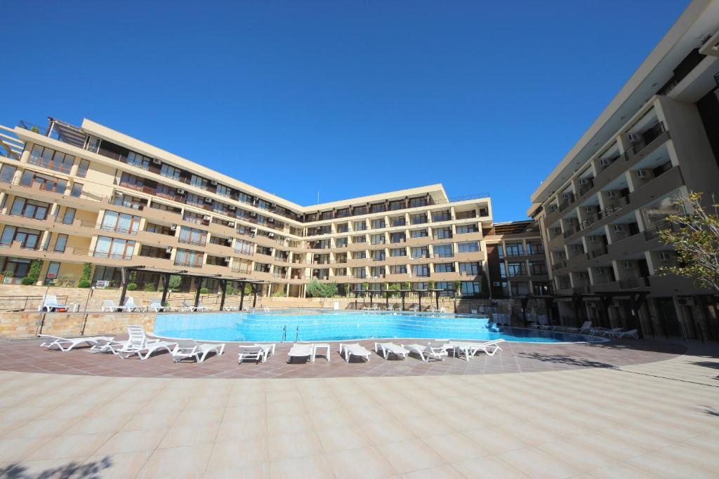 Menada Luxor Apartments Sveti Vlas Exterior foto
