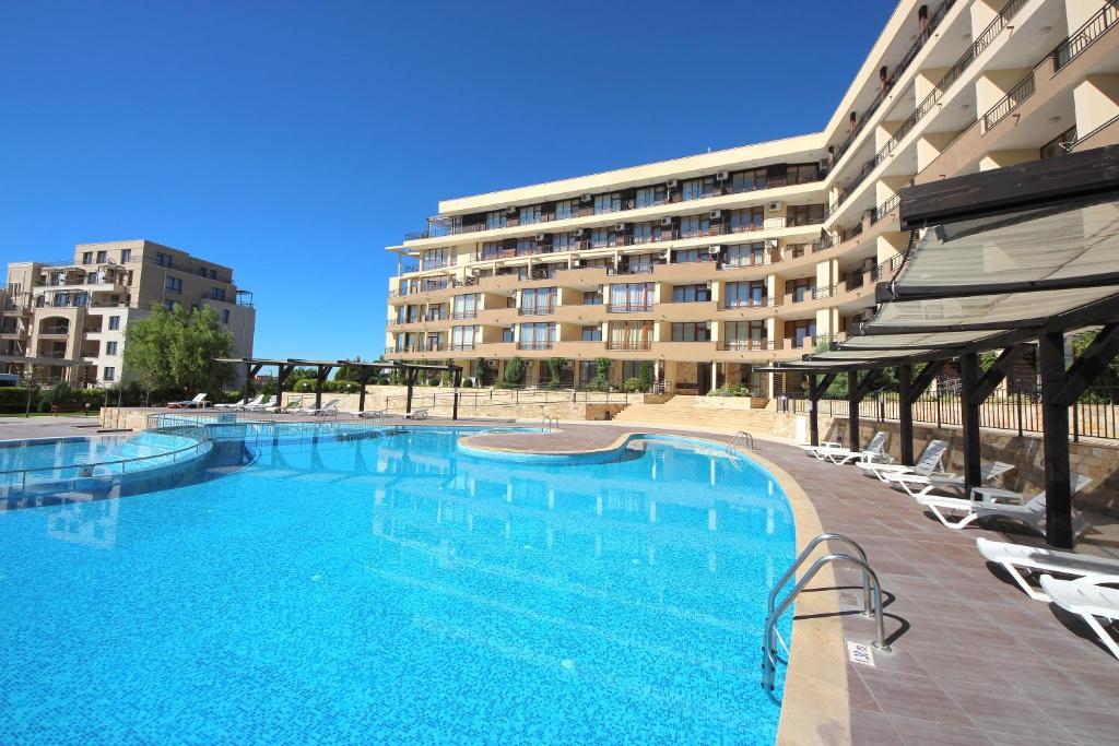 Menada Luxor Apartments Sveti Vlas Exterior foto